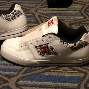 DC Shoes - Pair of 9/10 DC shoes. Rare pair DC Shoes - Pair of 9/10 DC shoes. Rare pair